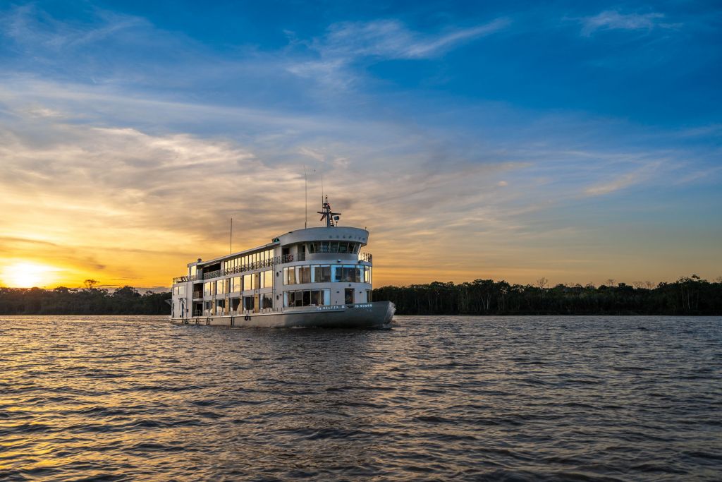 Delfin III Amazon Cruise