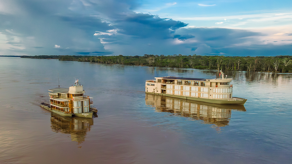 Delfin Amazon Cruises