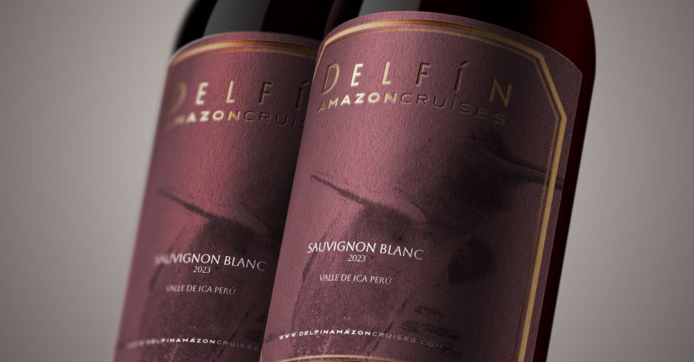 Delfín Amazon Cruises Sauvignon Blanc held aboard the luxury Amazon river cruise